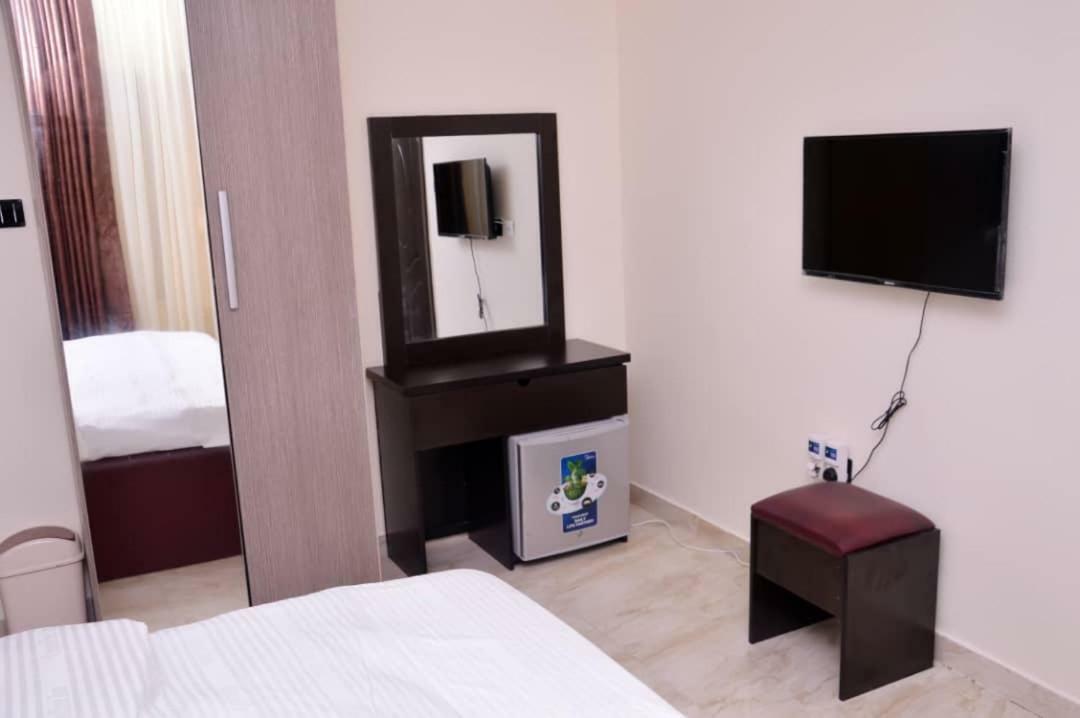 City Nest Hotel Ogombo Ngoại thất bức ảnh