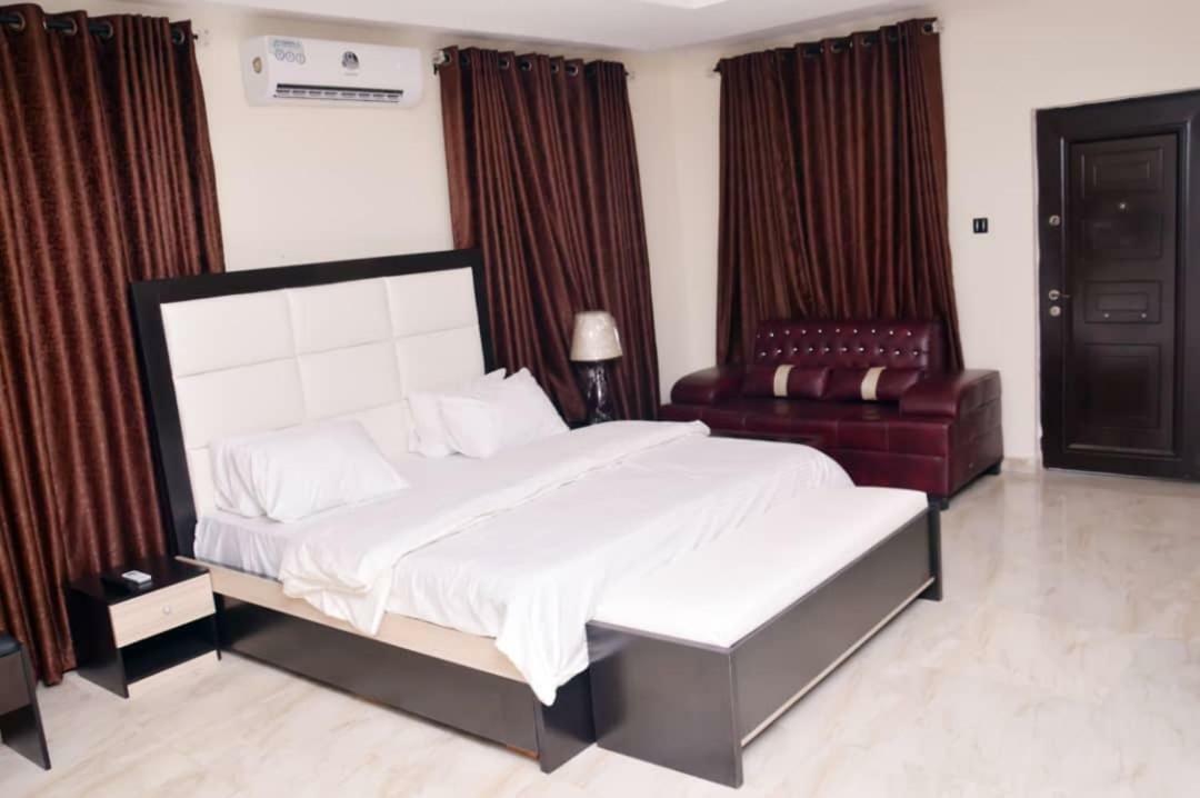 City Nest Hotel Ogombo Ngoại thất bức ảnh
